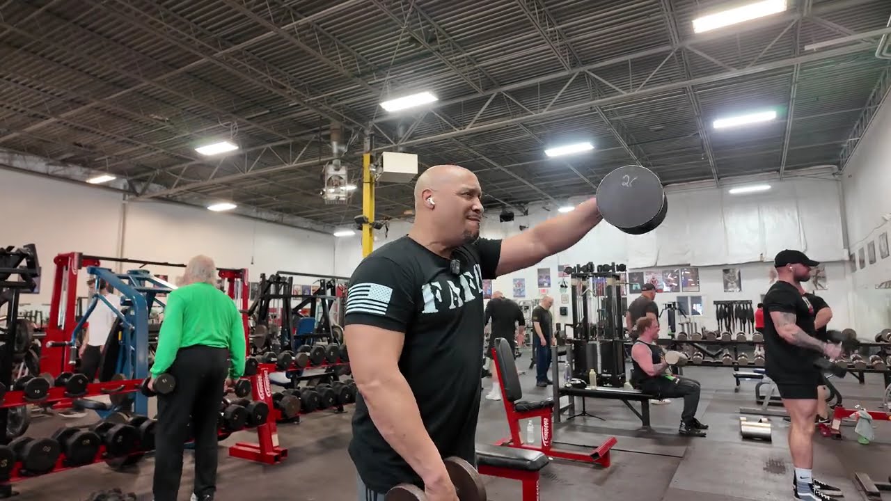 Going for that big pump, (Shoulders Workout)