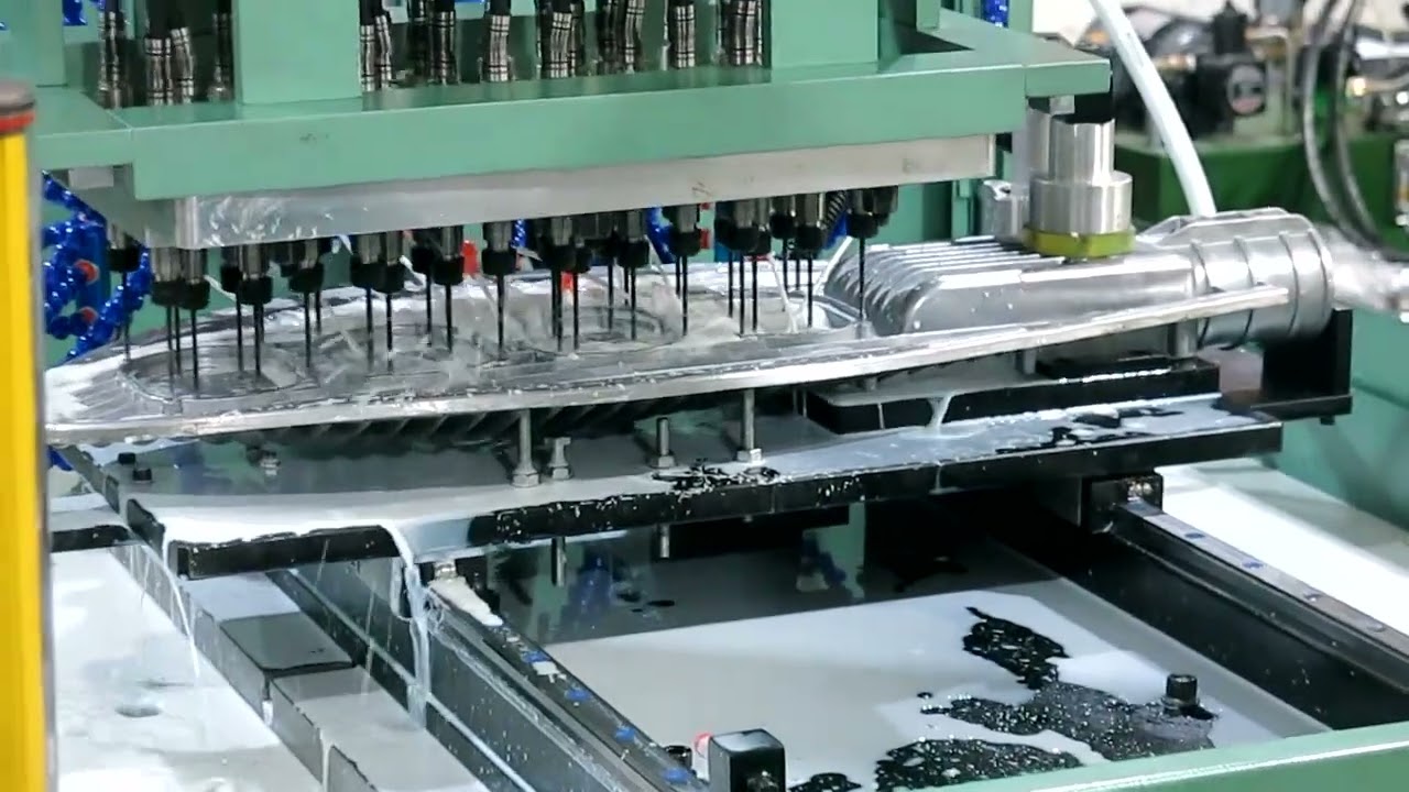 Multi spindle drilling tapping machine for LED street lamp's housings