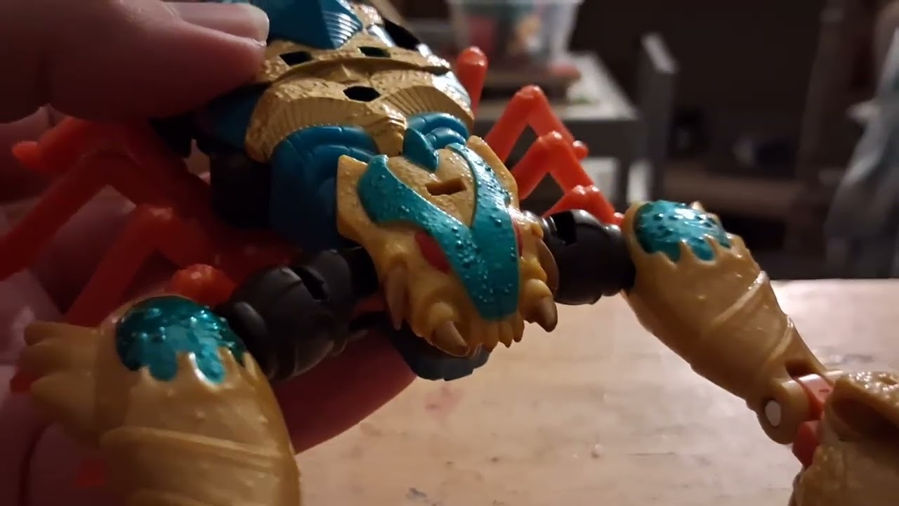 Transformers Age of the prime Deluxe class Quickstrike Figure review 