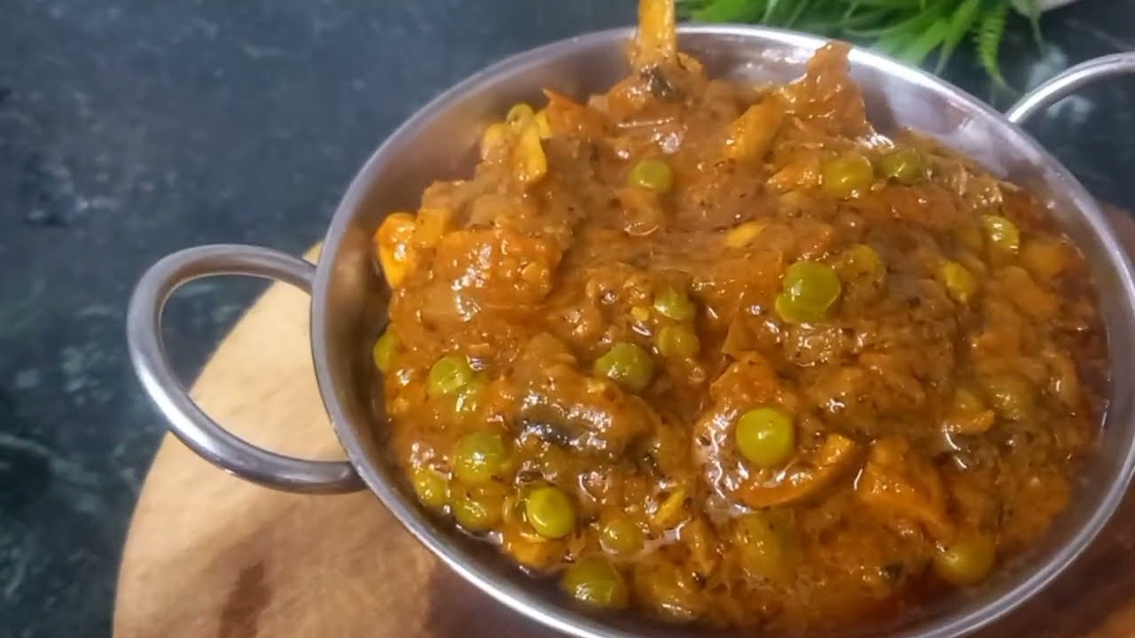 😋 ढाबा स्टाइल मटर मशरूम की सब्ज़ी | घर पर रेस्टोरेंट जैसा स्वाद#laxmicooking#hub👌🫛🍄