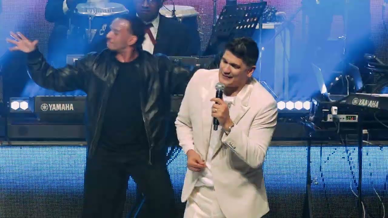 Eddy Herrera - Medley Wilfrido Vargas - Agradecido Live