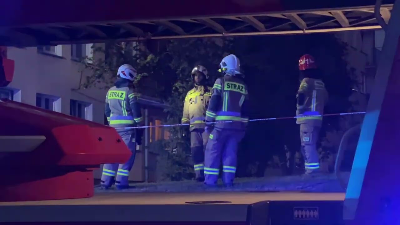 Pożar mieszkania przy ul. Widok 102. Jedna osoba nie żyje, kilkadziesiąt się ewakuowało.