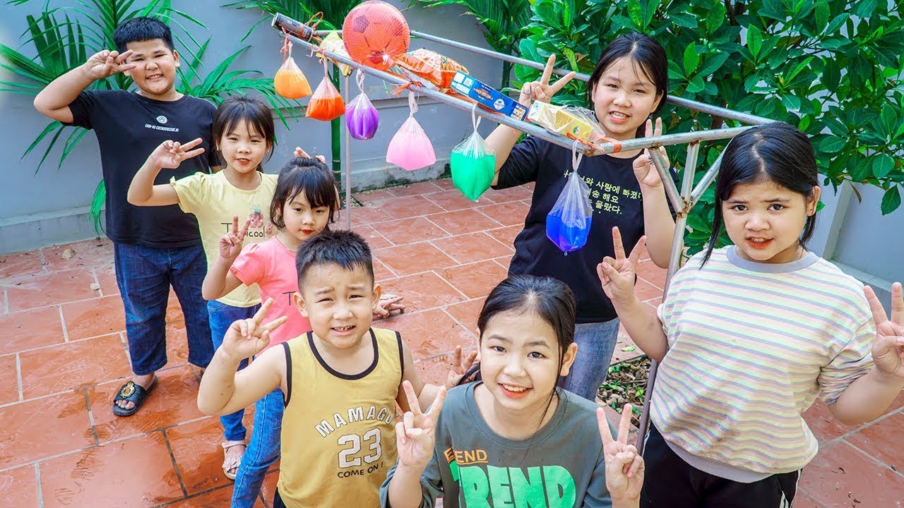 Chuns Family | Chuns With Friends Competition Blindfolded And Catching Objects