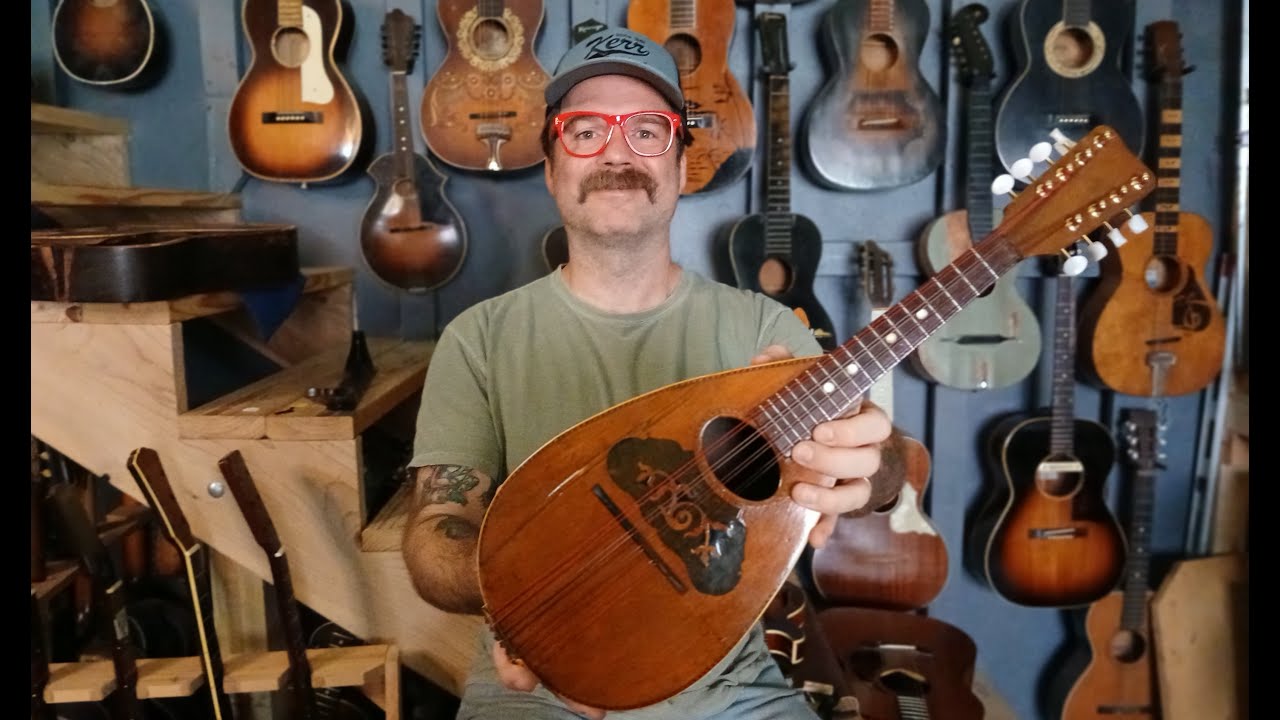 Taterbug Bowlback Mandolin with Synthetic Aquila Red Nylgut Strings : After