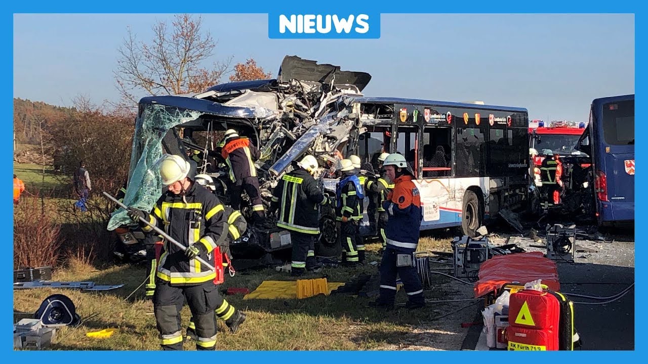 Veel kinderen gewond bij bus-ongeluk in Duitsland