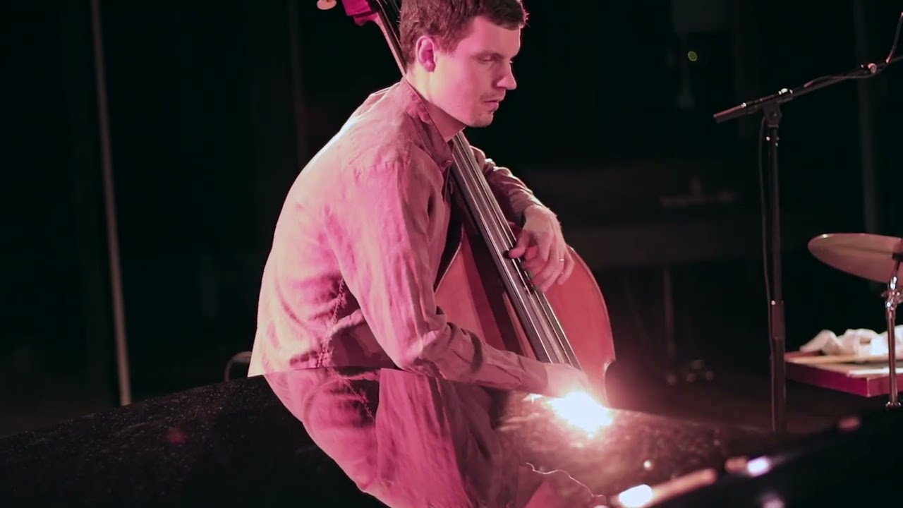 Trioladen - Strayhorn Walking (Buggy Braune)
