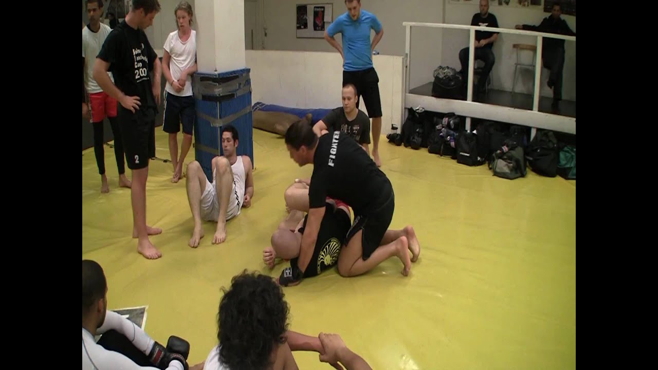 Nybörjar MMA med Omar Bouiche