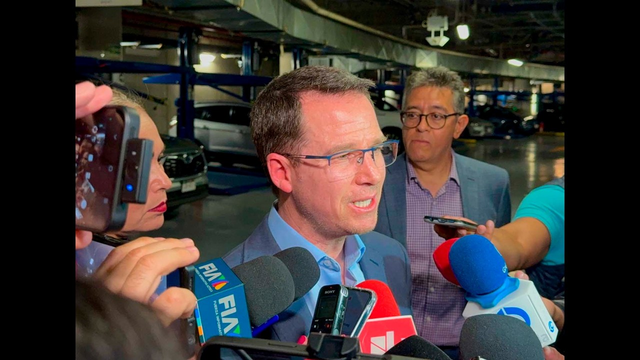 Entrevista al coordinador del PAN, Ricardo Anaya Cortés, antes de iniciar la reunión de la Jucopo