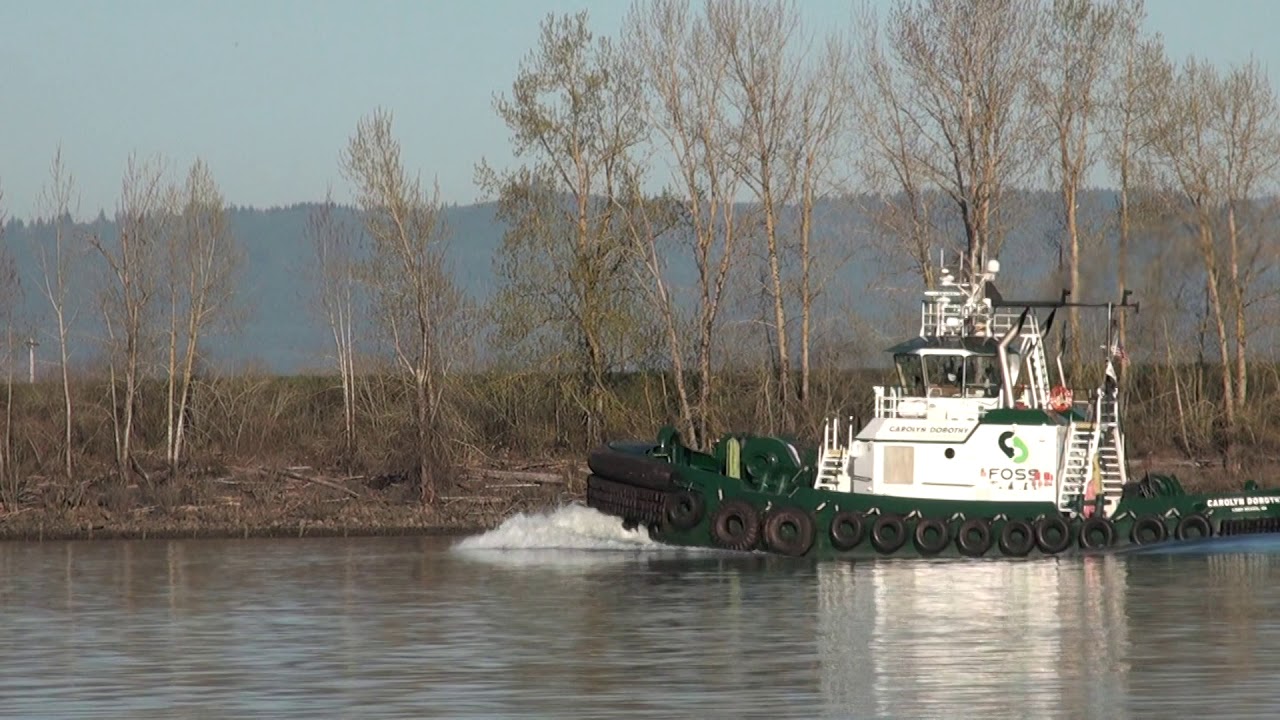 Foss Maritime Tractor Tug Carolyn Dorothy: Portland, Oregon