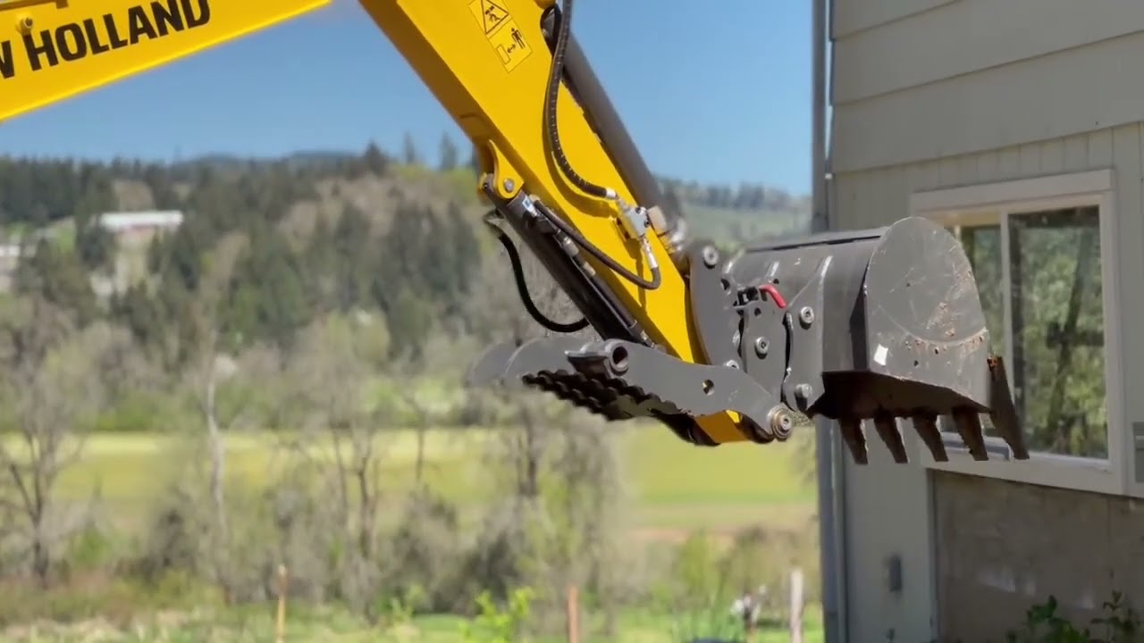 E 37 C New Holland Construction solutions at Curtis