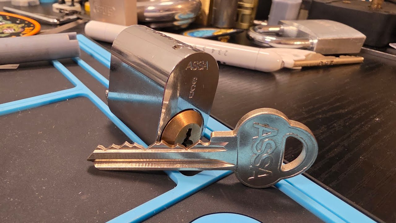 Assa 700 pick and gut