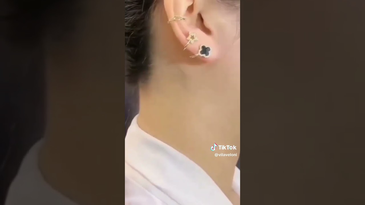 Aretes de Tr&eacute;bol Negro y Estrella
