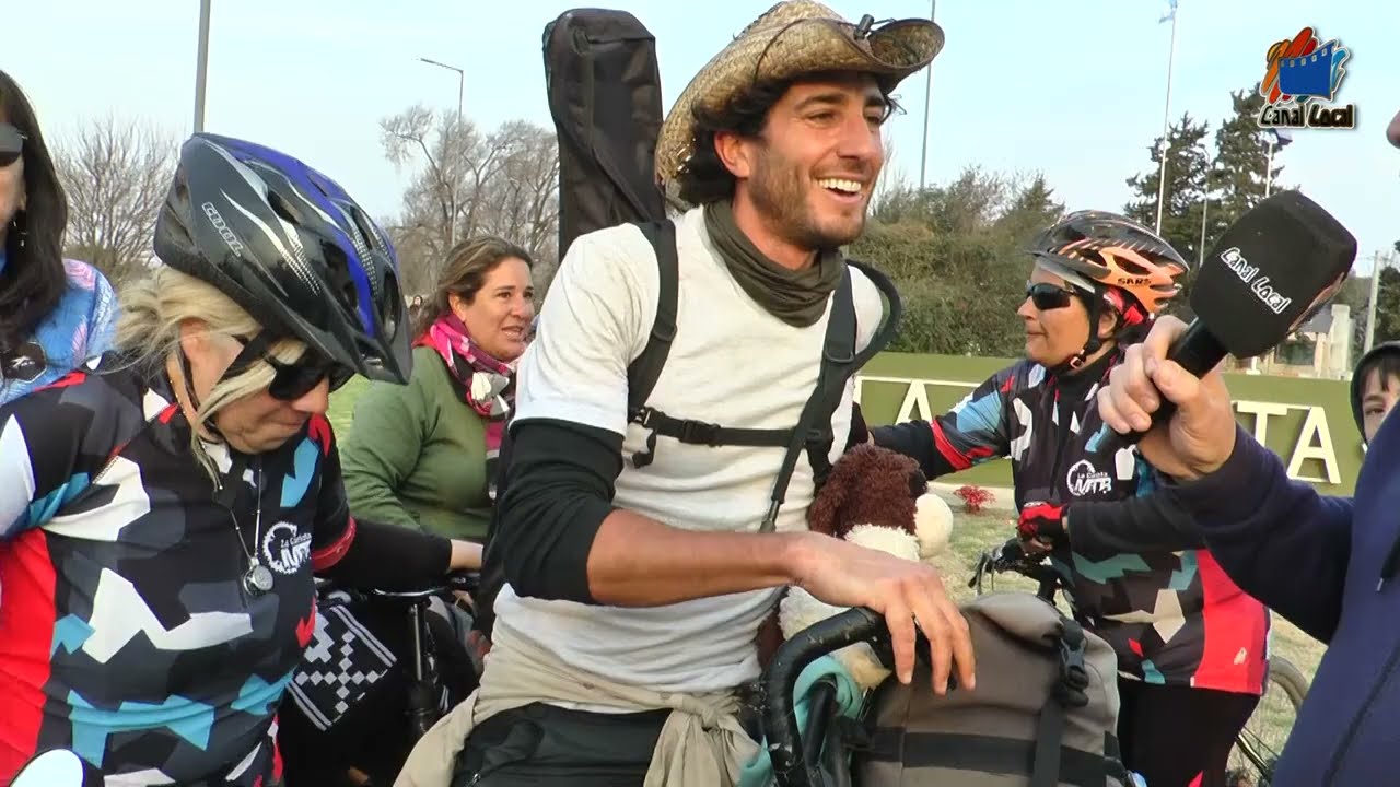 FEDE FARREL CON SU &ldquo;BAMBUCLETA&rdquo; LLEG&Oacute; A LA CARLOTA 16 8 24