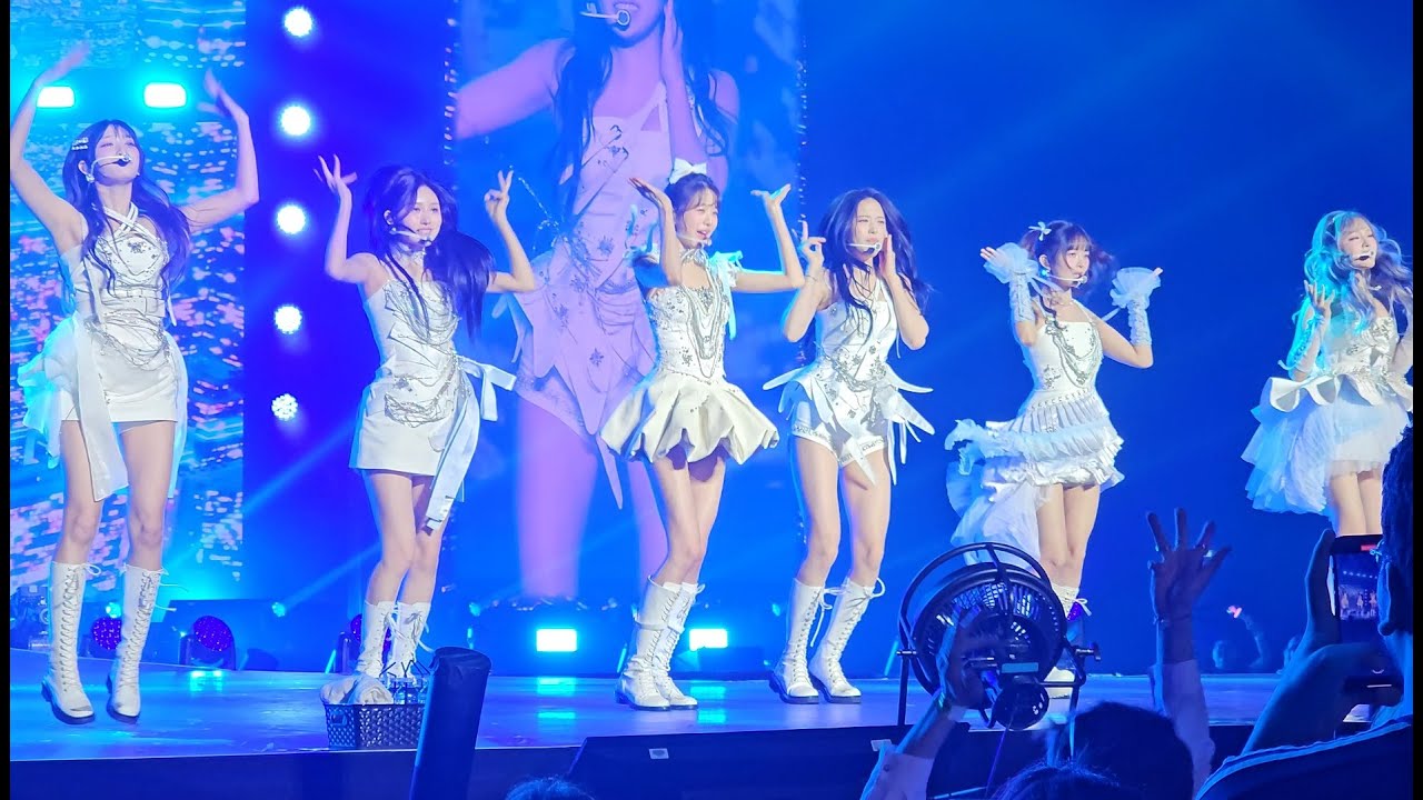 IVE 아이브 @ Accor Arena in Paris - I AM | Fancam