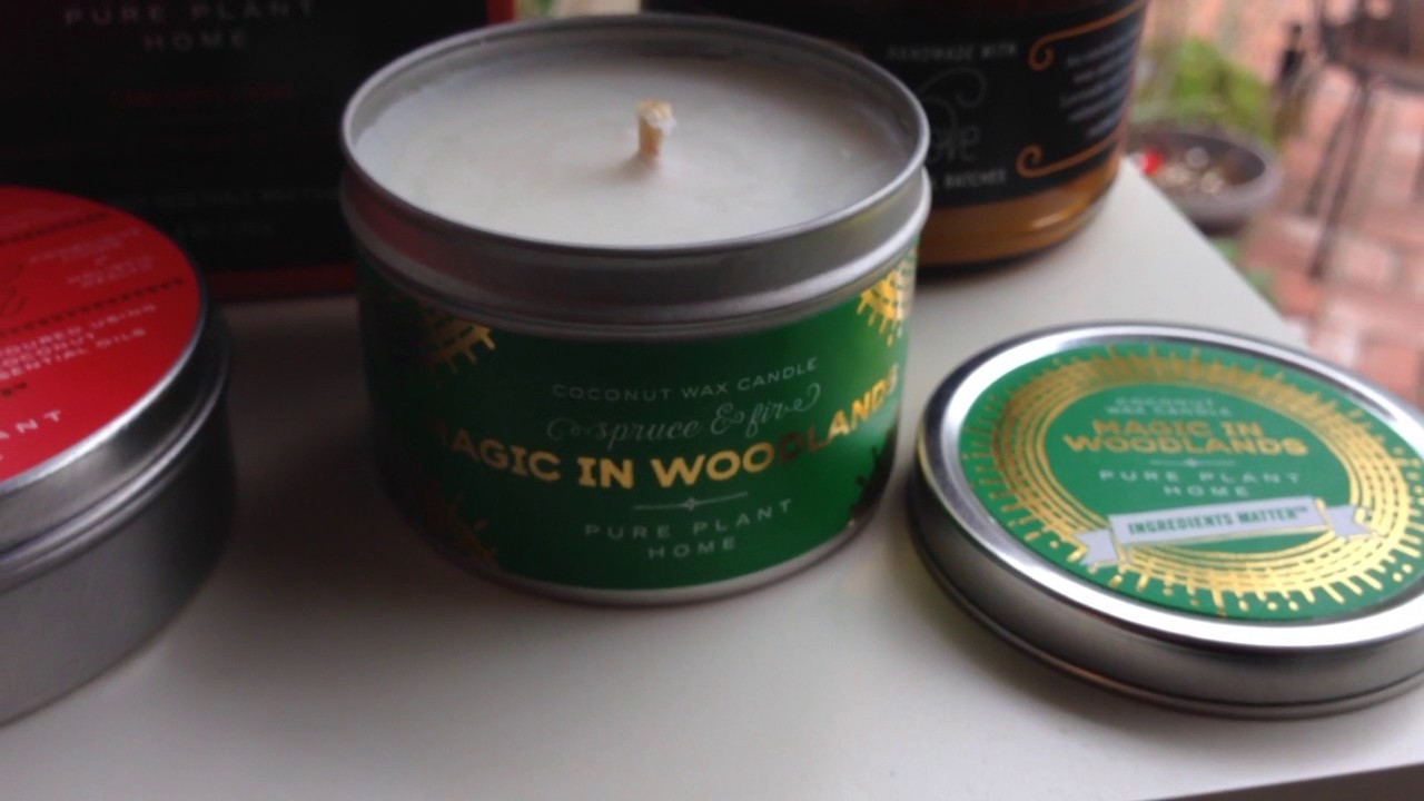 Giveaway!  WIN this Vegan, Coconut Wax Holiday Candle With Essential Oils