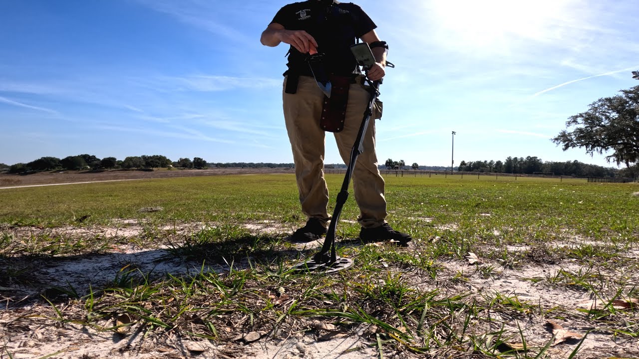 METAL DETECTING Basketball Courts Minelab xTerra PRO V8X!