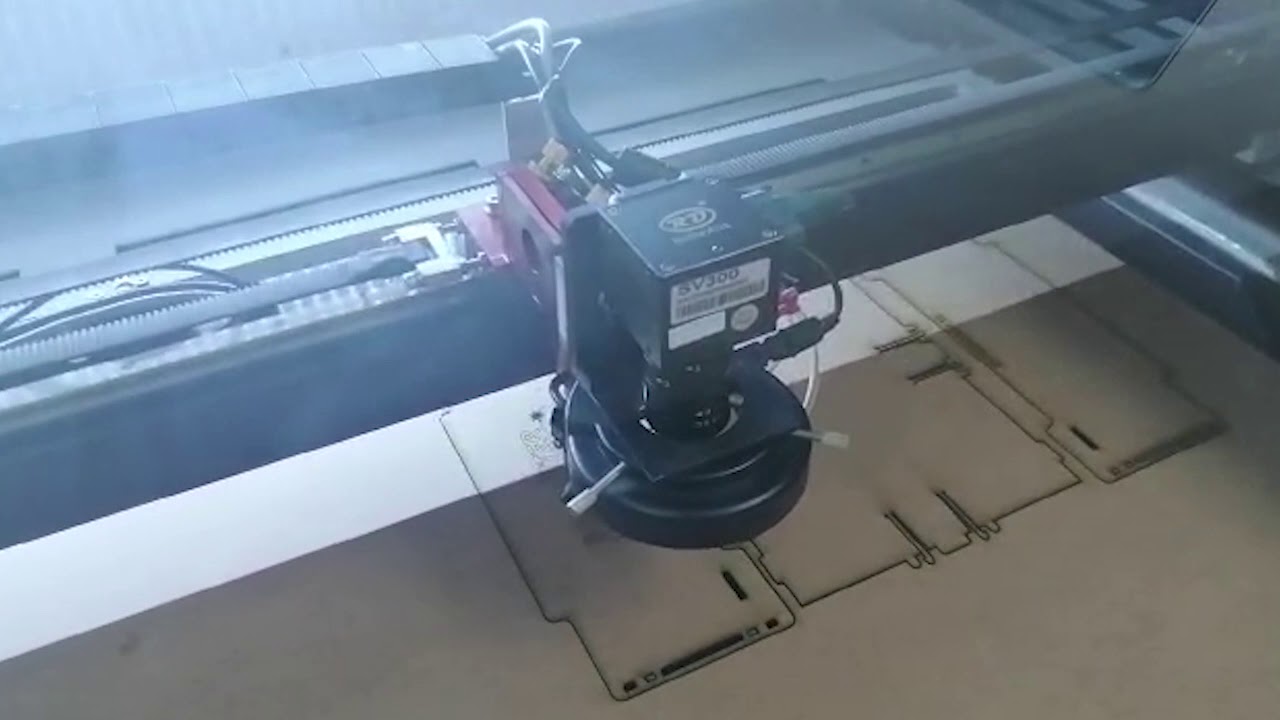 Corte l&aacute;ser de CO2 en MDF de 3 mm: Corte Superficial (Delineado)