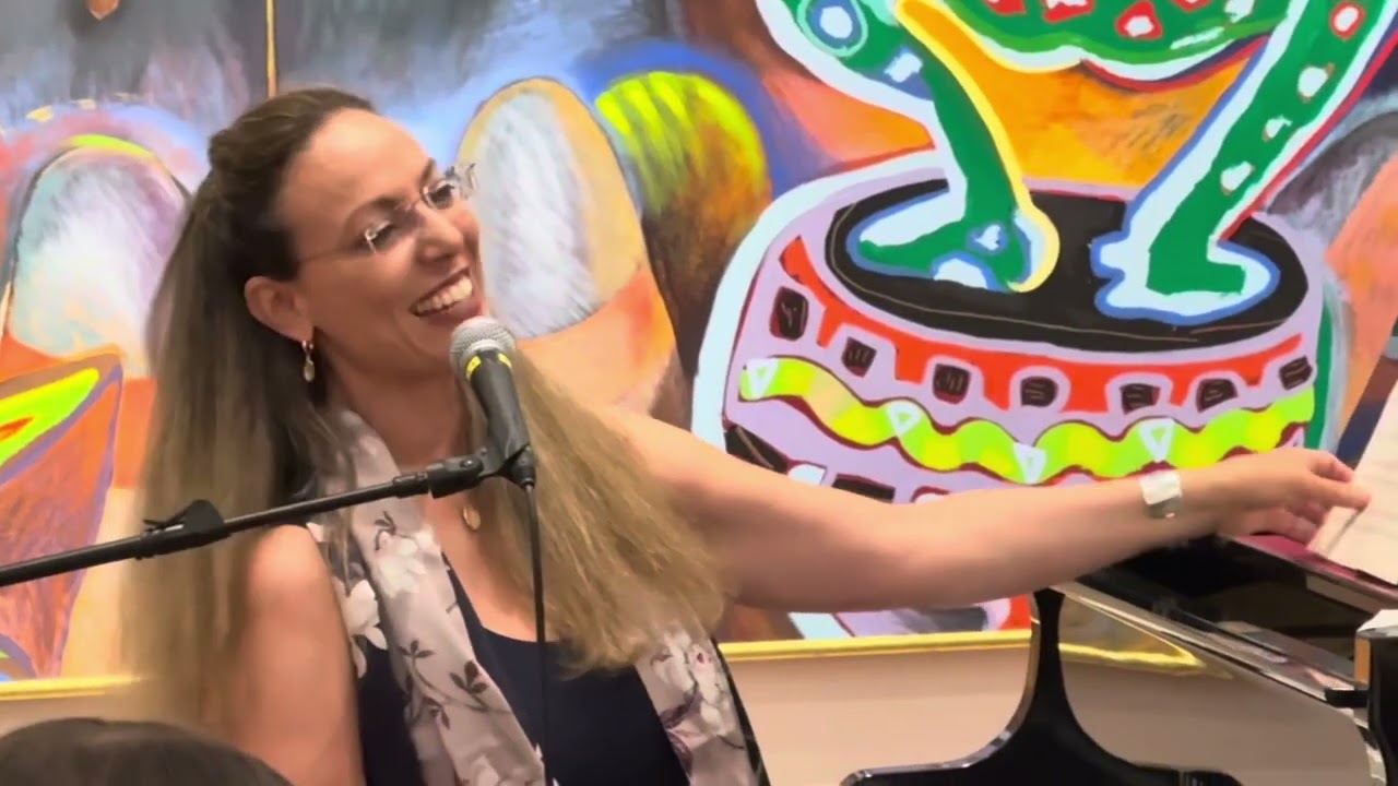 הפסנתרנית ד״ ר אורית וולף. עושים אהבה עם שופן. במוזיאון ראלי קיסריה