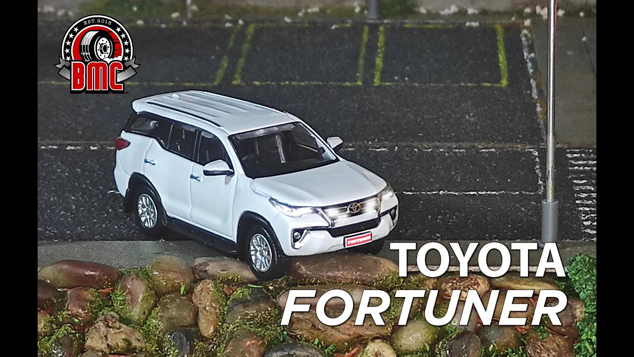 TOYOTA Fortuner (BM Creation) White / Review & Unboxing