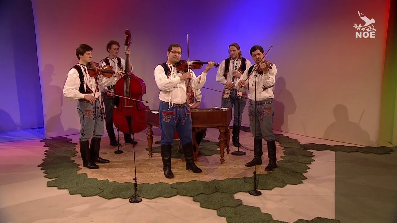 Horňácká cimbálová muzika Kubíci z Velké nad Veličkou -  Romano drom, Cestou Romů…