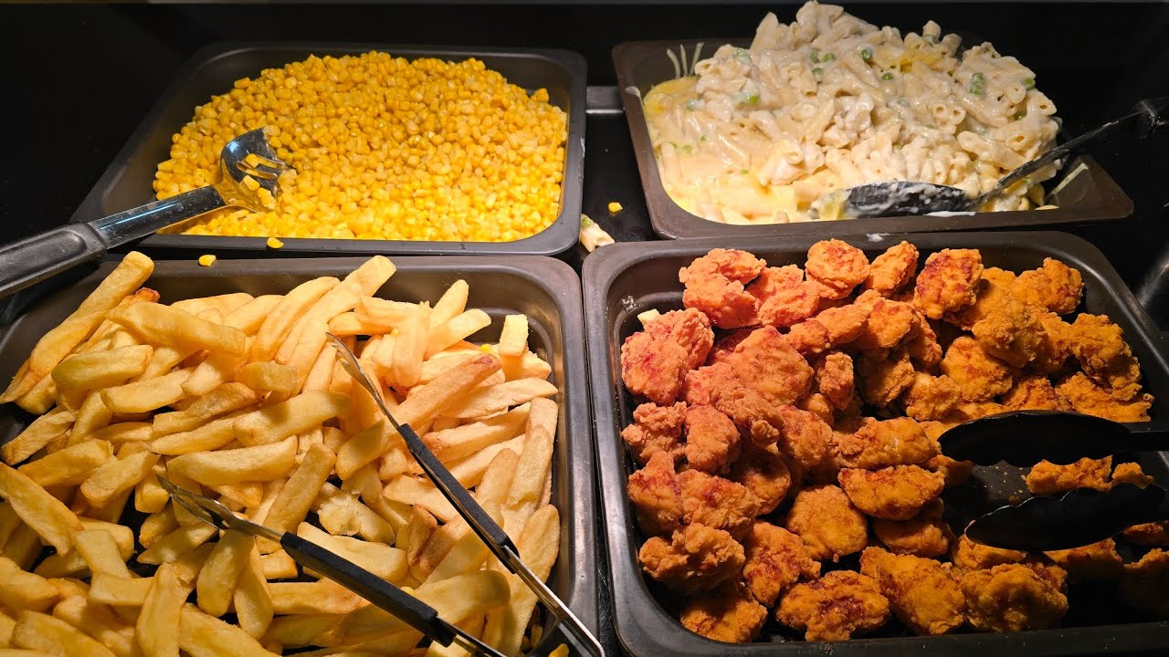 BUTLINS MINEHEAD FOOD COURT DINING QUAYSIDE RESTAURANT