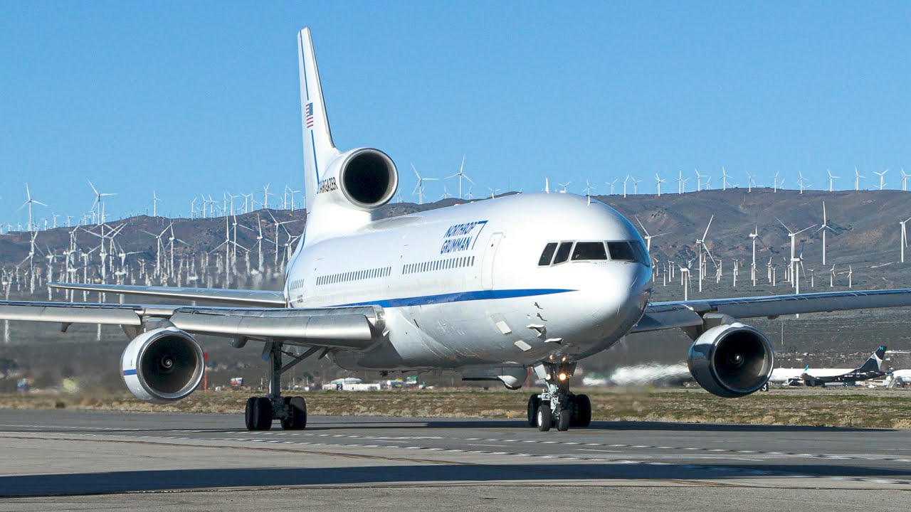 Lockheed L-1011 Tristar - N140SC Stargazer @ MHV