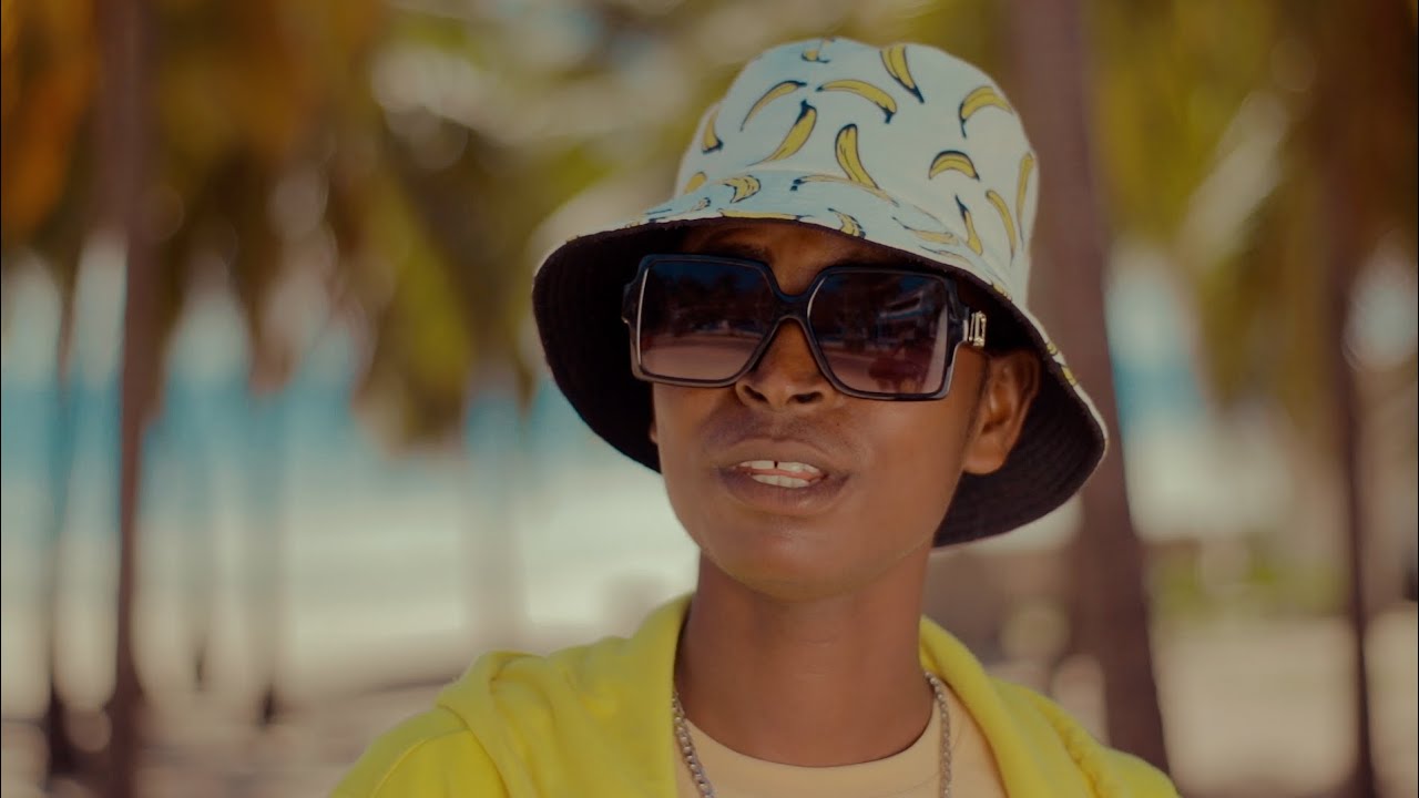 Bico Fino -MUANTHIANA (Official Music Video)