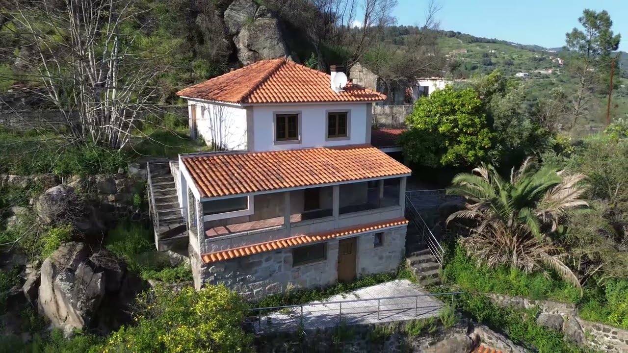 PROPRIEDADE ÚNICA COM VISTA DESLUMBRANTE SOBRE O DOURO – VENDA DAS CALDAS, ANCEDE E RIBADOURO, BAIÃO