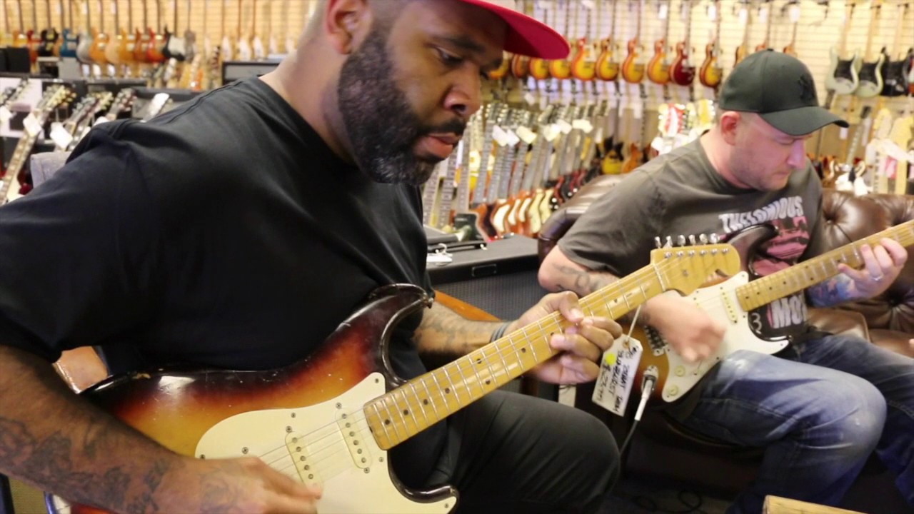 Кирк Флетчер и Джош Смит играют на паре оригинальных гитар Fender Stratocaster 1958 года