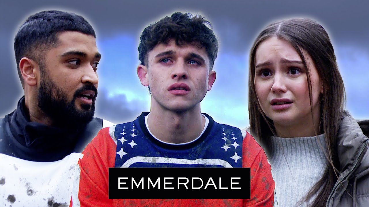 Jacob And Kammy Compete For Sarah's Attention | Emmerdale