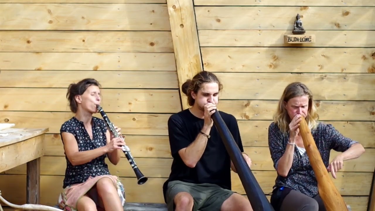 Jam in Buddha Lounge - Clarinet & Didgeridoo Duet (Eva, Duende & DidgeMama)