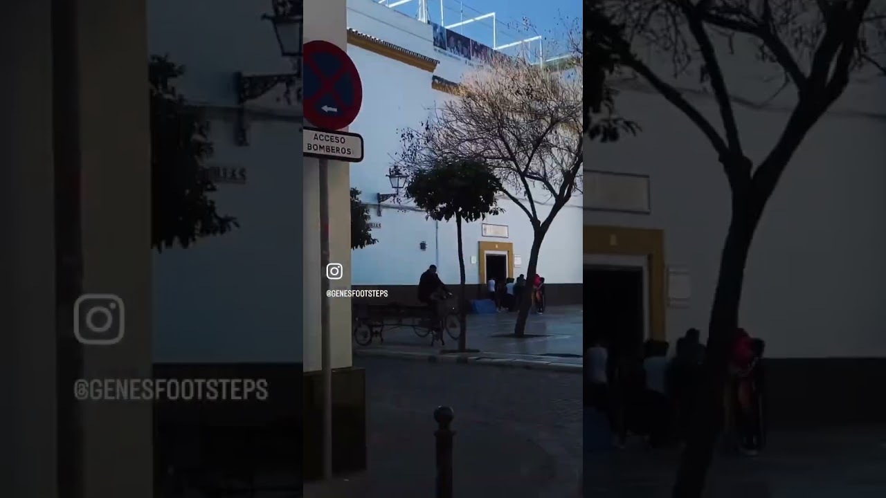 Driving through Seville&rsquo;s tiny streets #seville