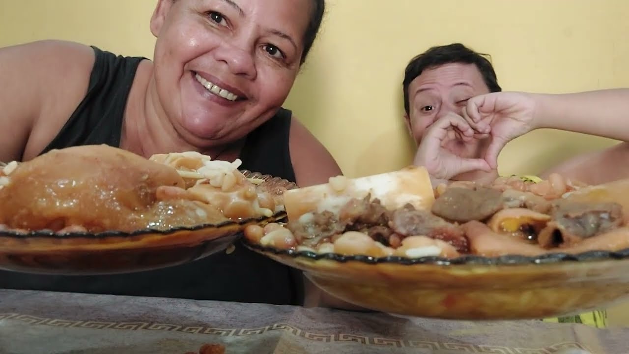 COMENDO MOCOTO FEIJÃO ARROZ MACARRÃO TRIPA E FARINHA+fiz a revisão do olho 
