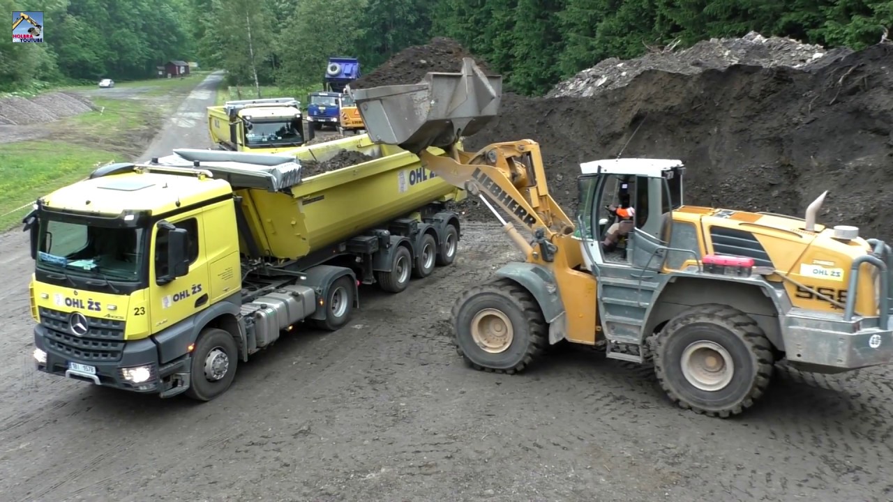 Liebherr 566 and Mercedes Arocs