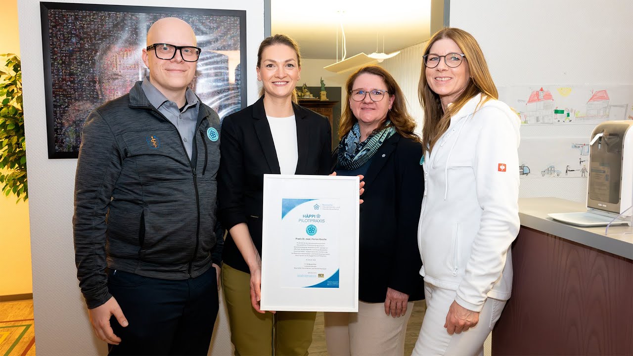 Gesundheitsministerin Judith Gerlach besucht HÄPPI-Praxis Dr. Rasche in Würzburg