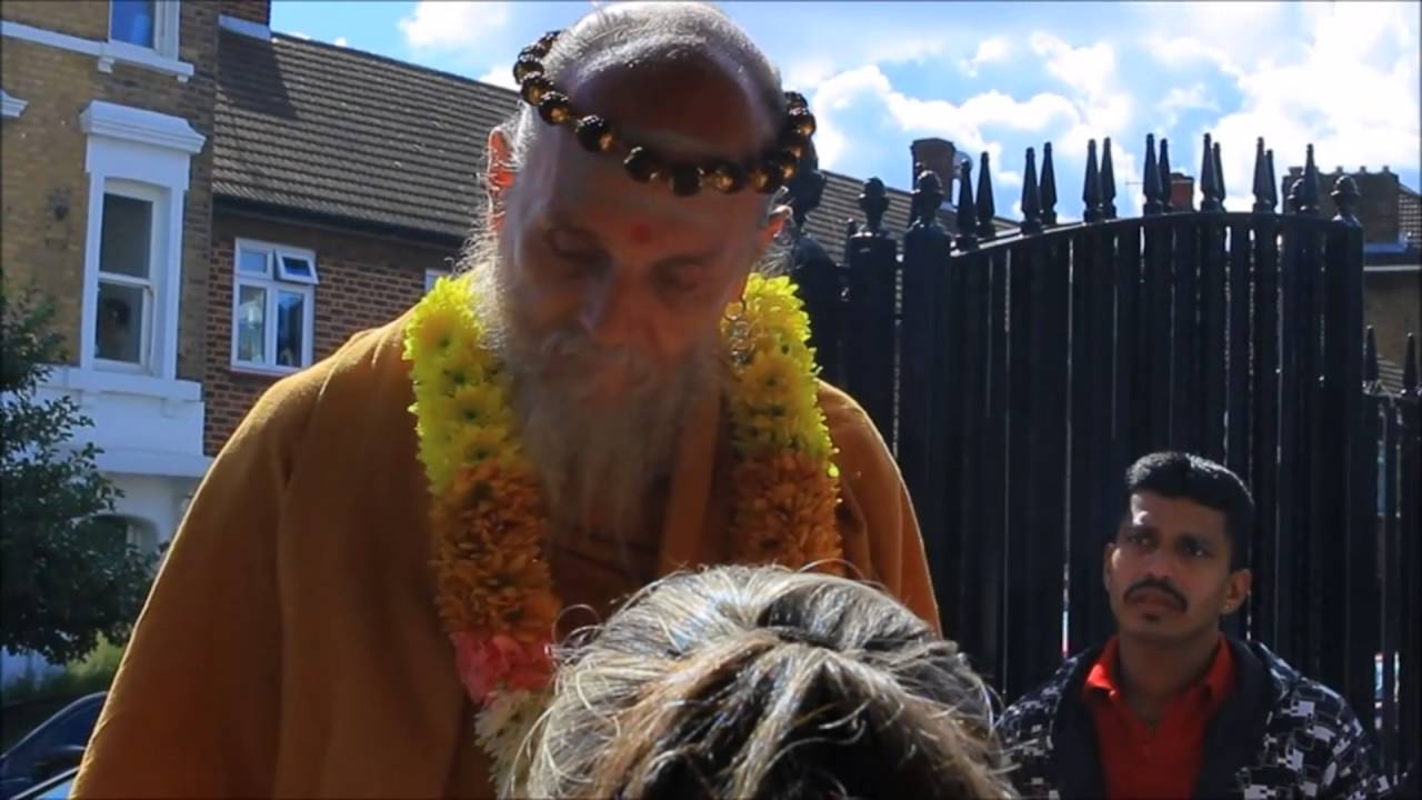 London Sivan Temple Welcomes Satguru Veylanswami Part 1 03-07-2016