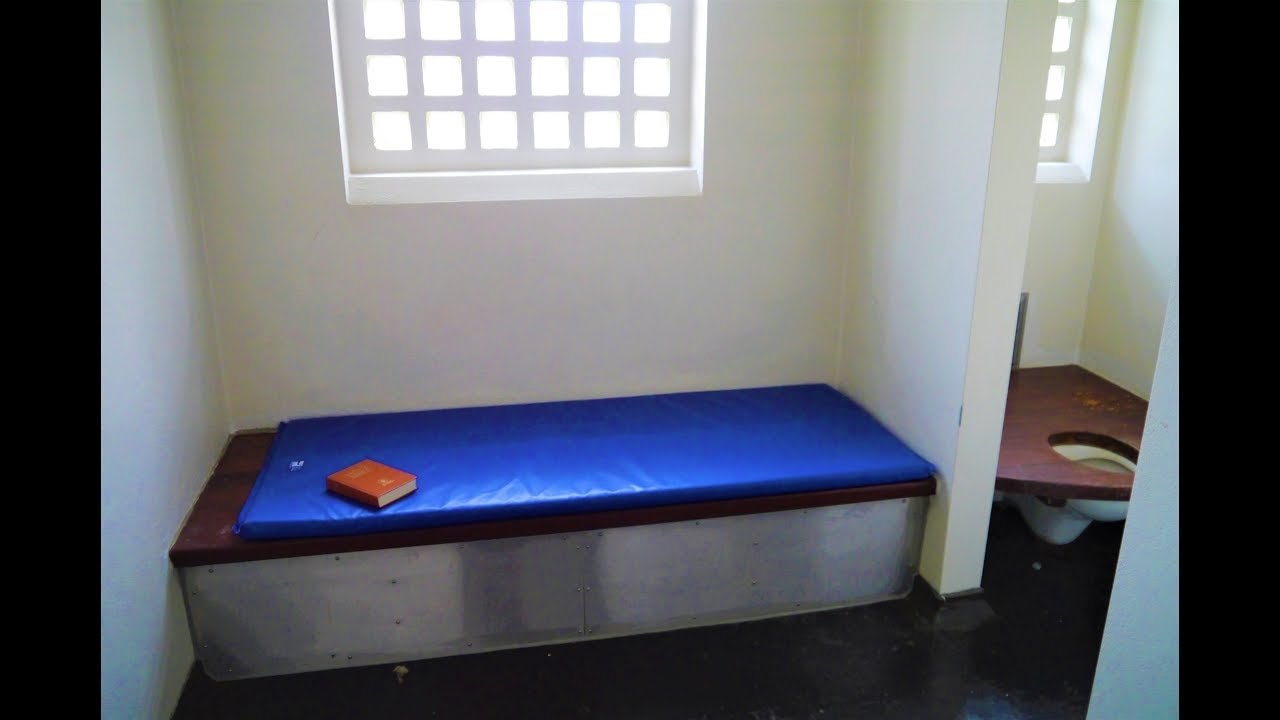URBAN EXPLORE: DORSET POLICE STATION CELLS AND COURTS (CHRISTCHURCH)