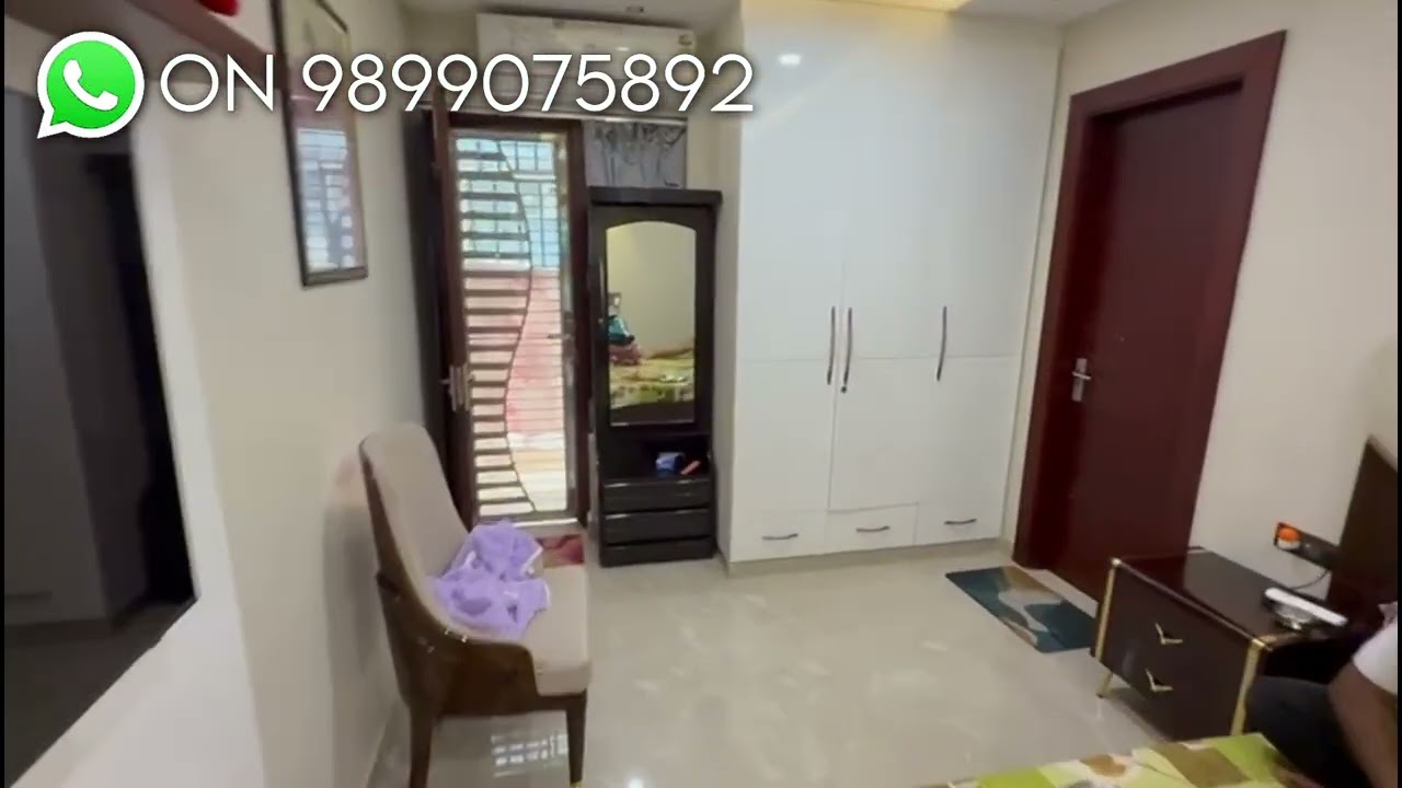 || FLAT IN MAYUR VIHAR PHASE 2 || 4BHK || 2500 SQUARE FEET AREA ||