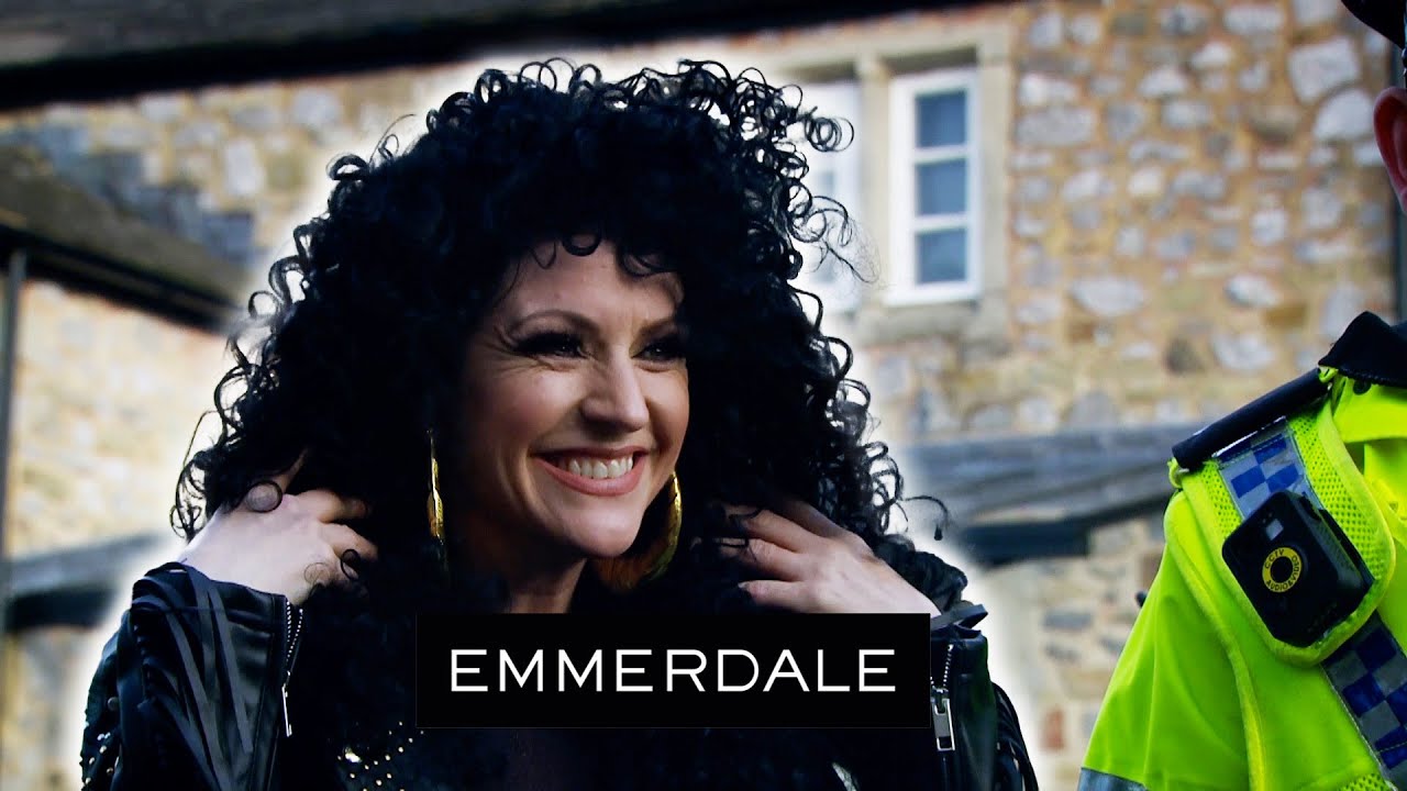 Kerry Returns To The Village | Emmerdale