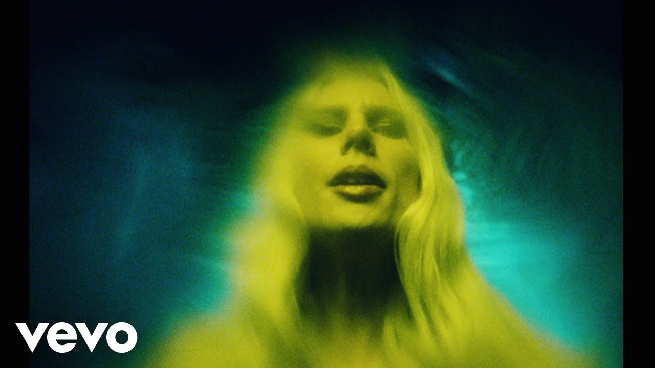 Wolf Alice - Lipstick On The Glass