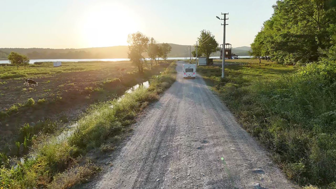 KUŞ GÖZLEMEVİNDE KARAVANLA KAMP