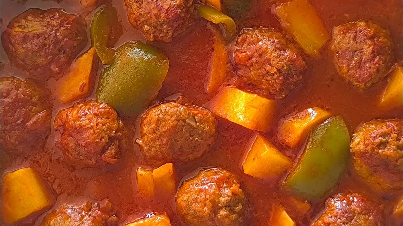 Juicy meatballs, potatoes, and fresh vegetables| a flavor explosion you can't miss!✨🍽️