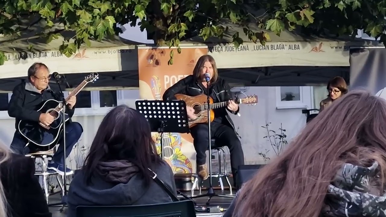 ❤️“Poezii pe șase corzi” la Biblioteca Județeană „Lucian Blaga”-Alba❤️