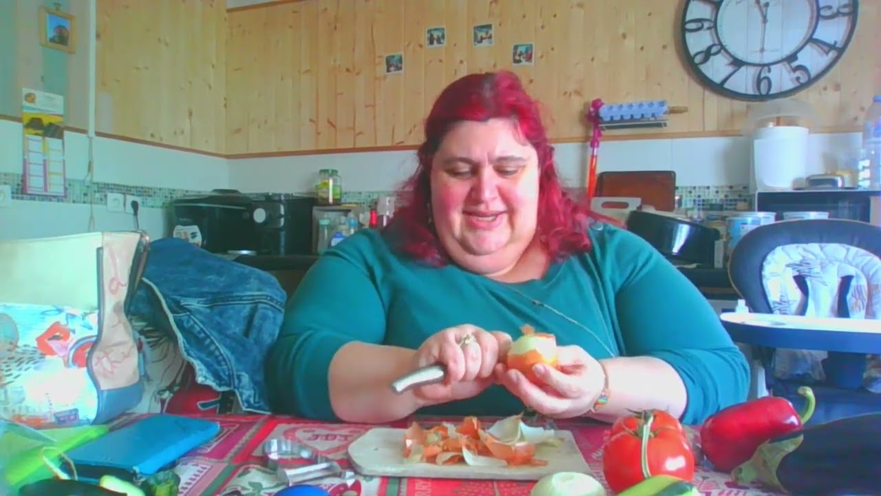 Daily Vlog 64    Recette Sauce au Légume et poulet Et Du blabla !