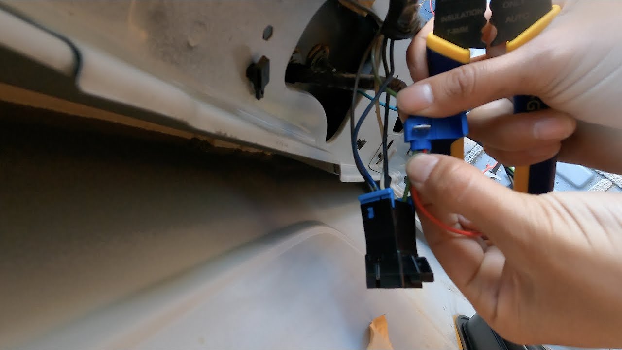 vansvan tries again to install a rear camera