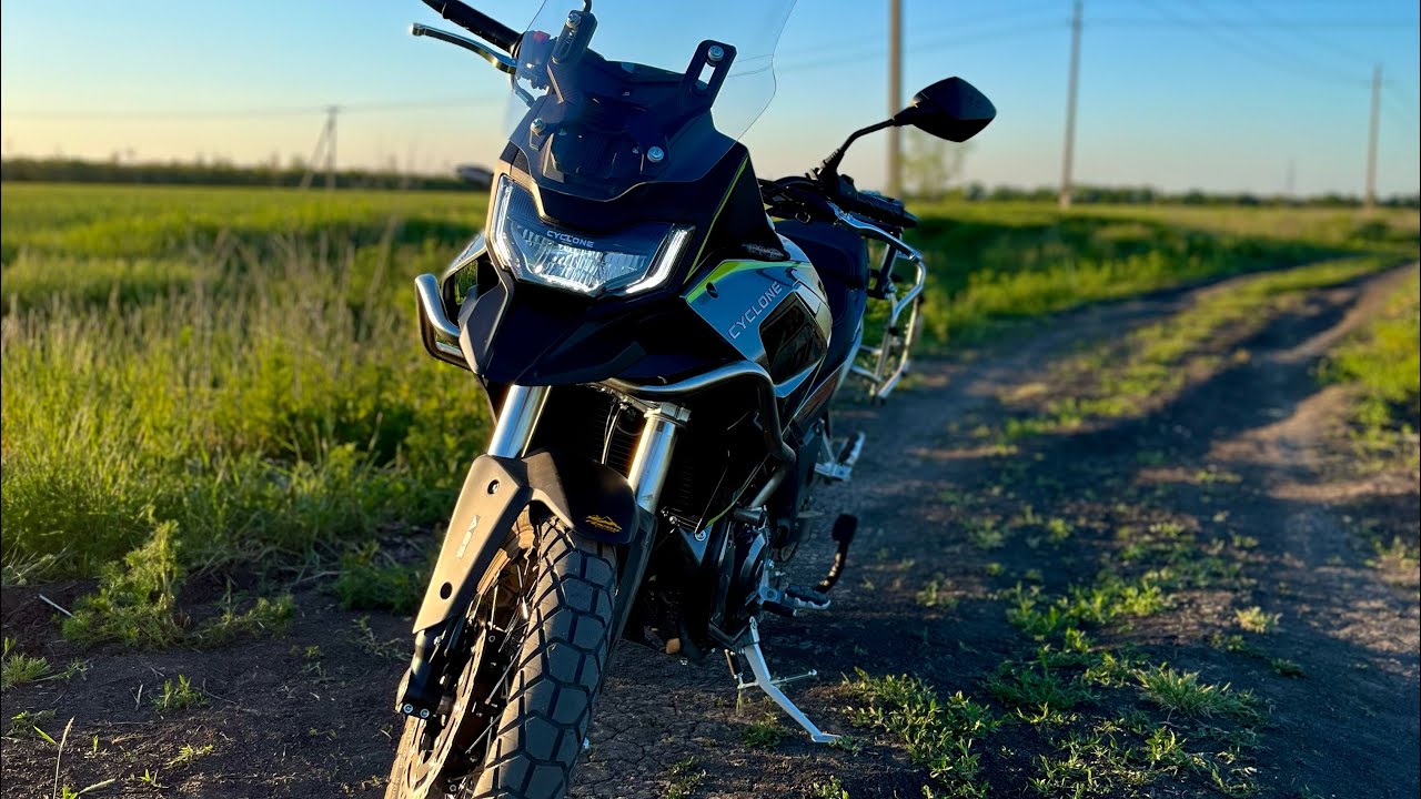 Тур-эндуро Cyclone RX401 на просторах полей