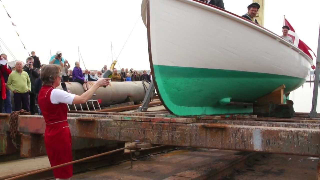 S&oslash;s&aelig;tning af Fregatten Jyllands Dampbarkasse