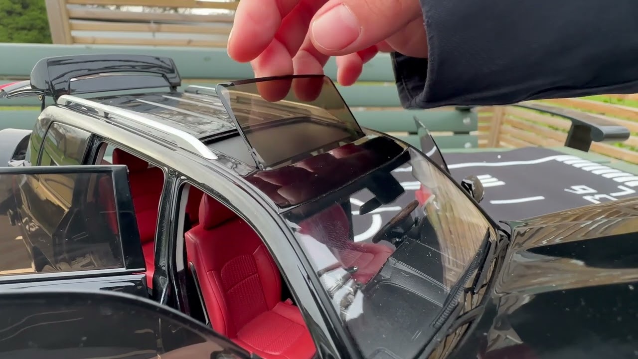 1:18 Toyota Land Cruiser 200 LC200 Middle East Version by Keng Fai [Unboxing]