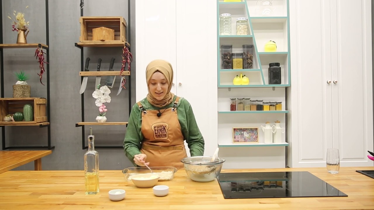 Bayat Ekmekli Kaşarlı Börek