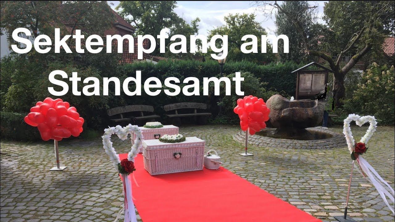 Sektempfang mit &Uuml;berraschungen zur Hochzeit am Standesamt